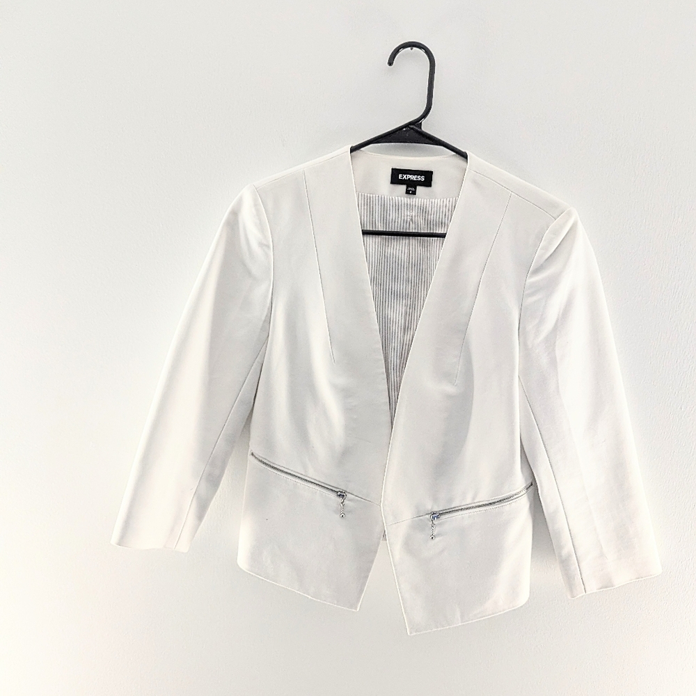 Express White Sateen Blazer 8 | Business Casual | Tailored Chic | Office | Work